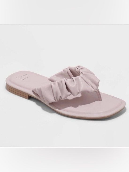 a new day Shoes - Women's Blossom Scrunched Flip Flop Sandals - a New Day Blush Sz 8.5